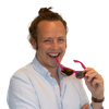 Vrolijke Patrick met zonnebril.