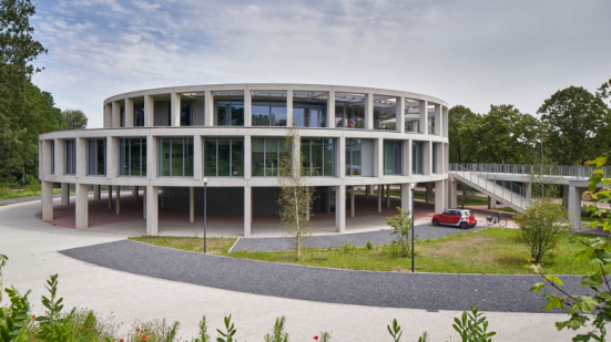 Afbeelding van het gemeentehuis van Albrandswaard.